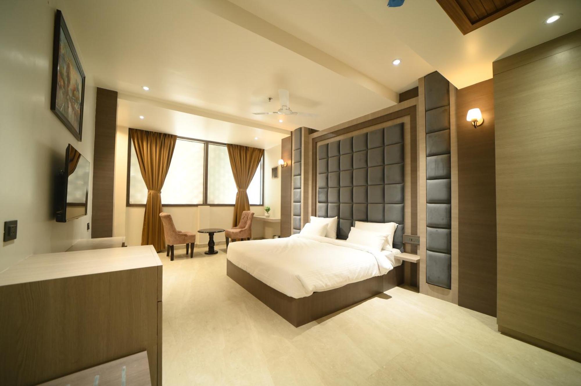 Hotel Gold In Leaf Aligarh Luaran gambar